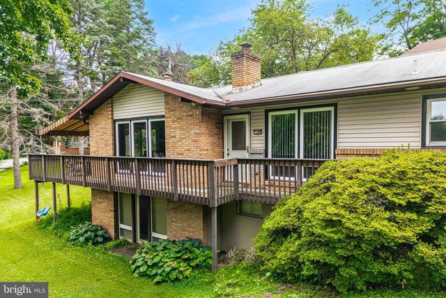 1403 BEVERLY HILLS RD, Coopersburg, PA 18036