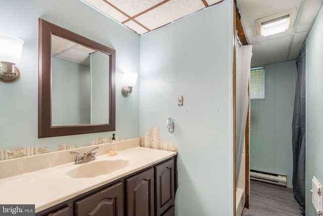 1403 BEVERLY HILLS RD, Coopersburg, PA 18036