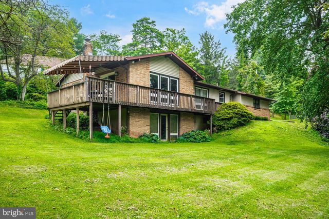 1403 BEVERLY HILLS RD, Coopersburg, PA 18036