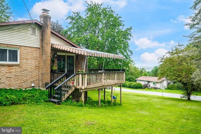 1403 BEVERLY HILLS RD, Coopersburg, PA 18036