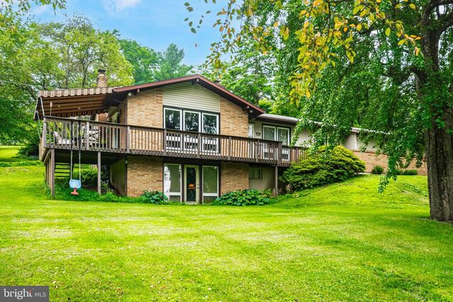 1403 BEVERLY HILLS RD, Coopersburg, PA 18036