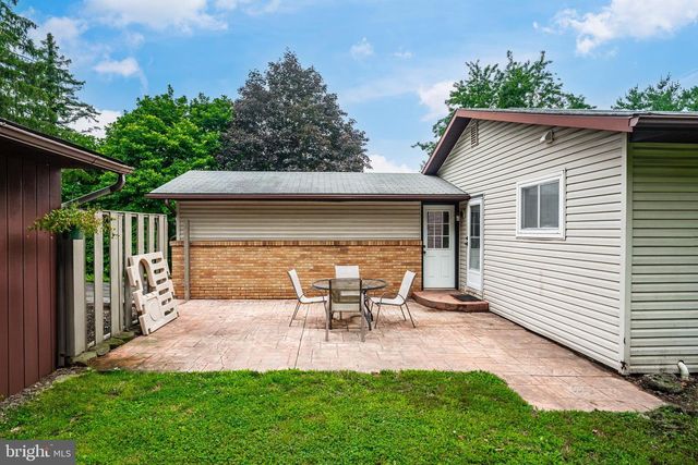 1403 BEVERLY HILLS RD, Coopersburg, PA 18036