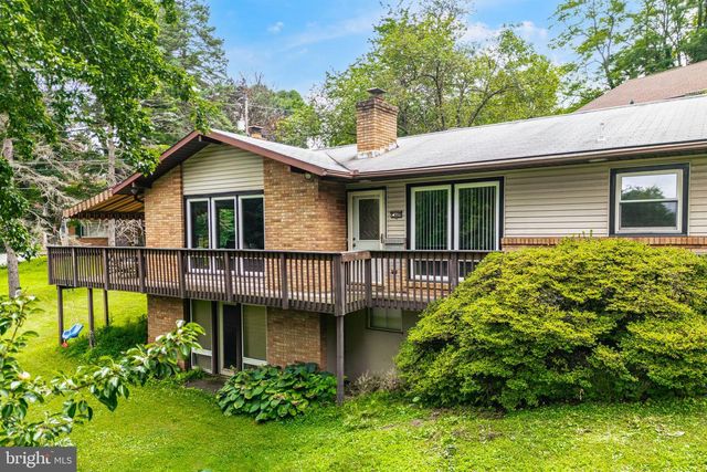 1403 BEVERLY HILLS RD, Coopersburg, PA 18036