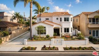 218 Indianapolis Avenue, Huntington Beach, CA 92648