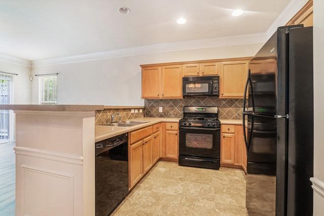 818 Arbor Gate Lane, Lawrenceville, GA 30044