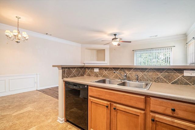 818 Arbor Gate Lane, Lawrenceville, GA 30044