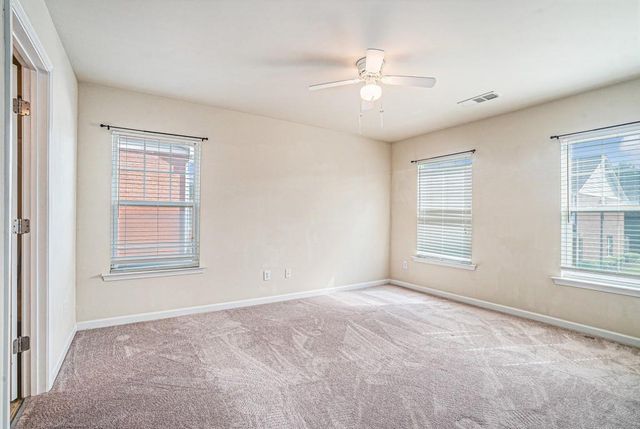 818 Arbor Gate Lane, Lawrenceville, GA 30044
