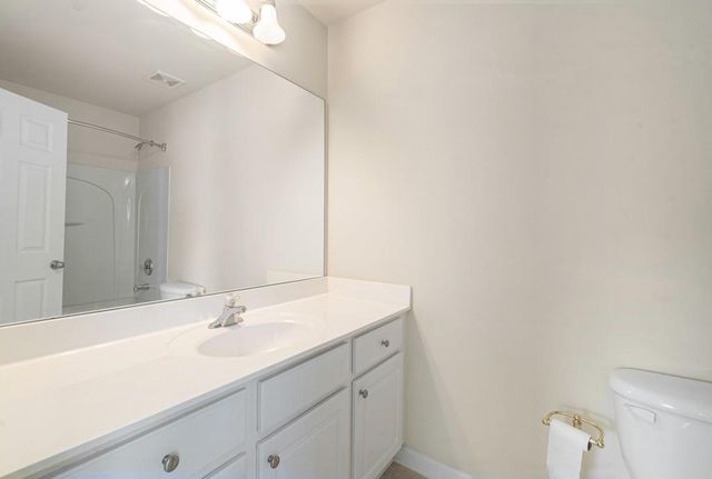 818 Arbor Gate Lane, Lawrenceville, GA 30044