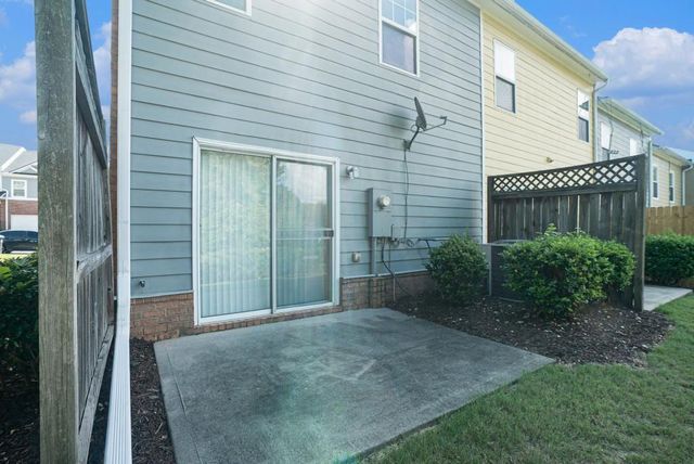 818 Arbor Gate Lane, Lawrenceville, GA 30044