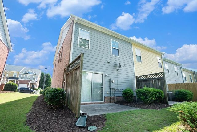 818 Arbor Gate Lane, Lawrenceville, GA 30044