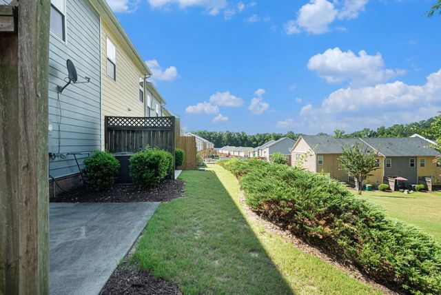 818 Arbor Gate Lane, Lawrenceville, GA 30044