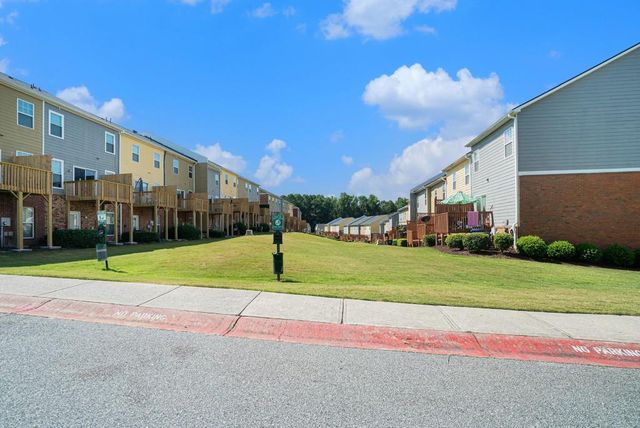 818 Arbor Gate Lane, Lawrenceville, GA 30044