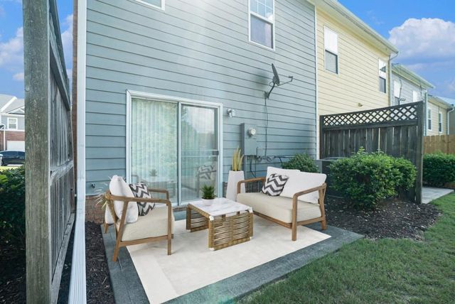 818 Arbor Gate Lane, Lawrenceville, GA 30044