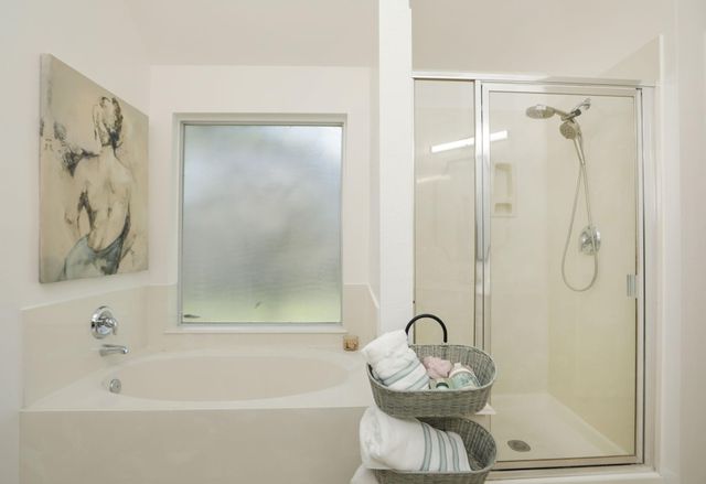 852 Shoal Pointe Lane, League City, TX 77573