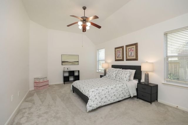 852 Shoal Pointe Lane, League City, TX 77573