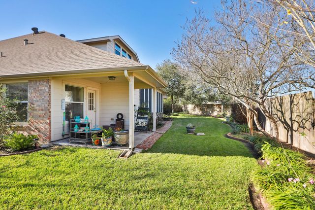 852 Shoal Pointe Lane, League City, TX 77573