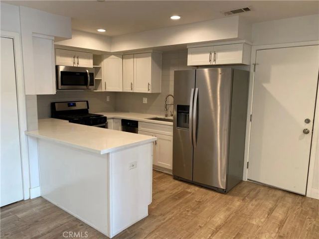 10930 Hartsook Street, North Hollywood, CA 91401
