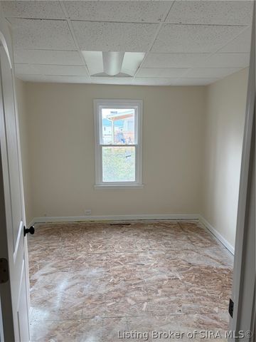 180 Broadway Street, Austin, IN 47102