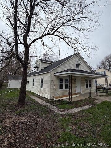 180 Broadway Street, Austin, IN 47102