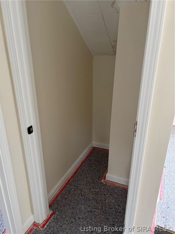 180 Broadway Street, Austin, IN 47102