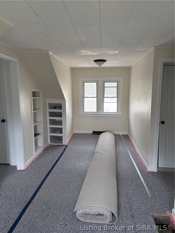 180 Broadway Street, Austin, IN 47102