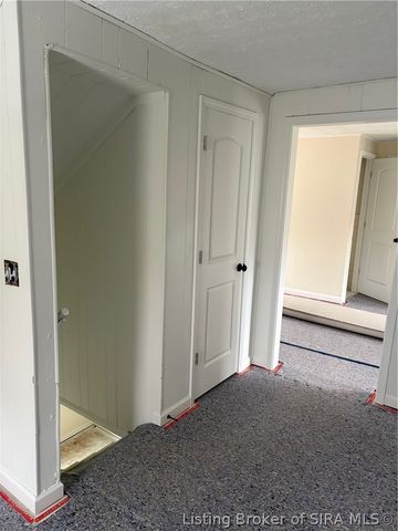 180 Broadway Street, Austin, IN 47102