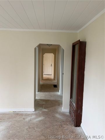 180 Broadway Street, Austin, IN 47102