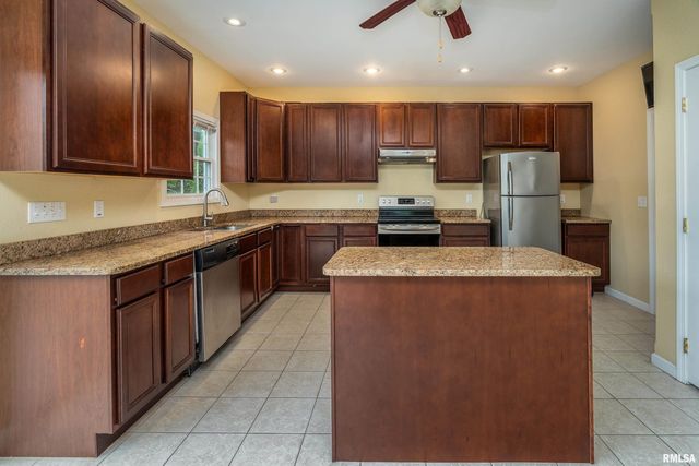 141 Pump Station Road, Makanda, IL 62958