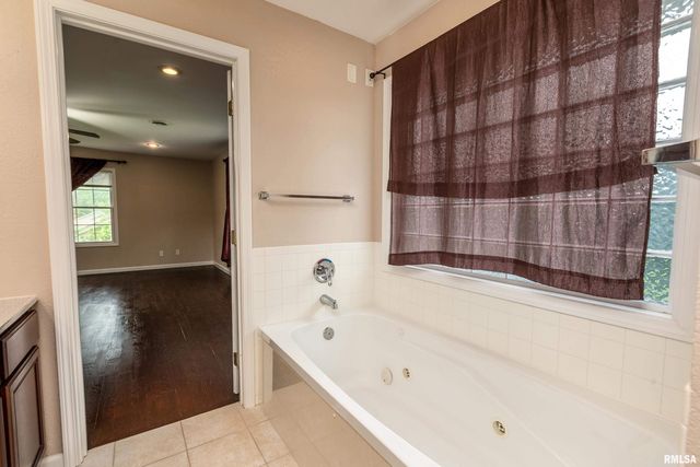 141 Pump Station Road, Makanda, IL 62958