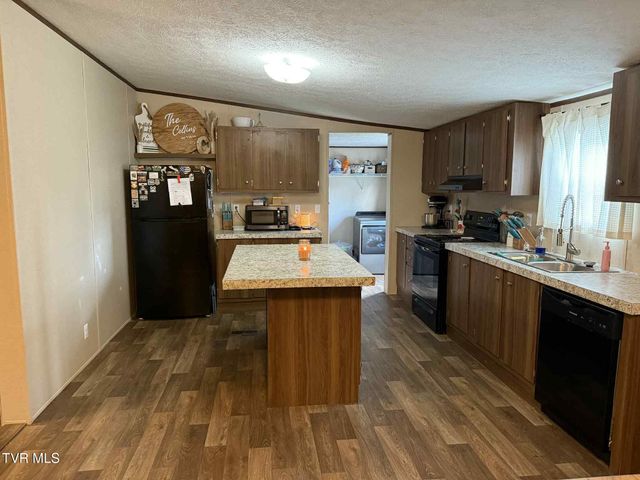 240 Cherry Tree Drive, Dryden, VA 24243