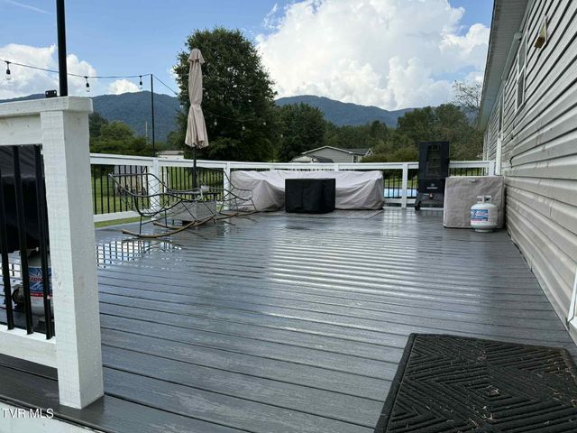 240 Cherry Tree Drive, Dryden, VA 24243