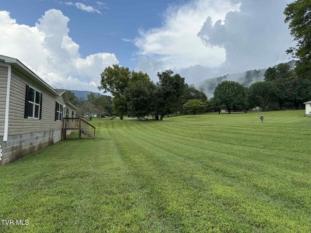 240 Cherry Tree Drive, Dryden, VA 24243