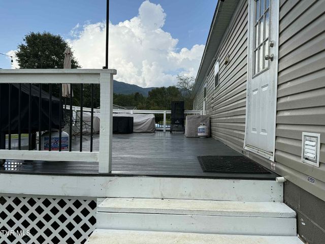 240 Cherry Tree Drive, Dryden, VA 24243