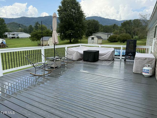 240 Cherry Tree Drive, Dryden, VA 24243