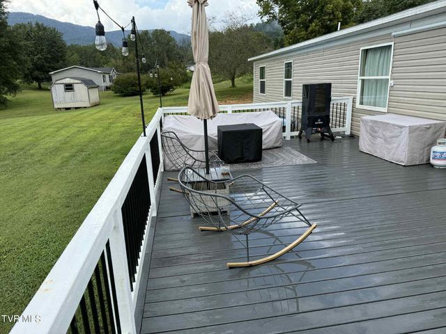 240 Cherry Tree Drive, Dryden, VA 24243