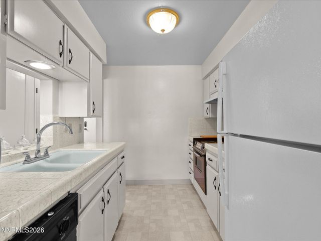 121 Lake Glen Drive, Carson City, NV 89703