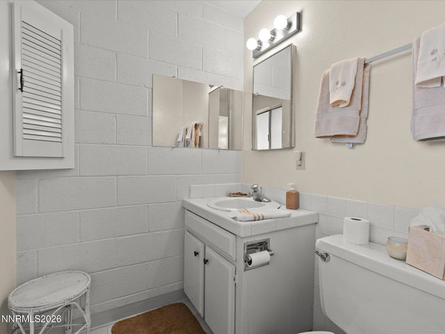 121 Lake Glen Drive, Carson City, NV 89703