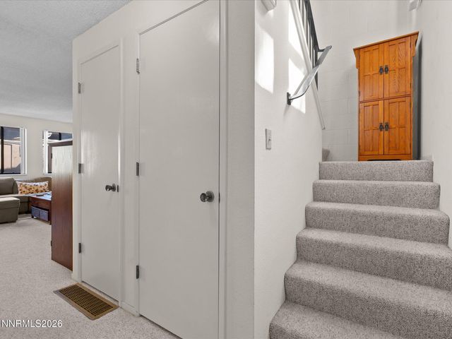 121 Lake Glen Drive, Carson City, NV 89703