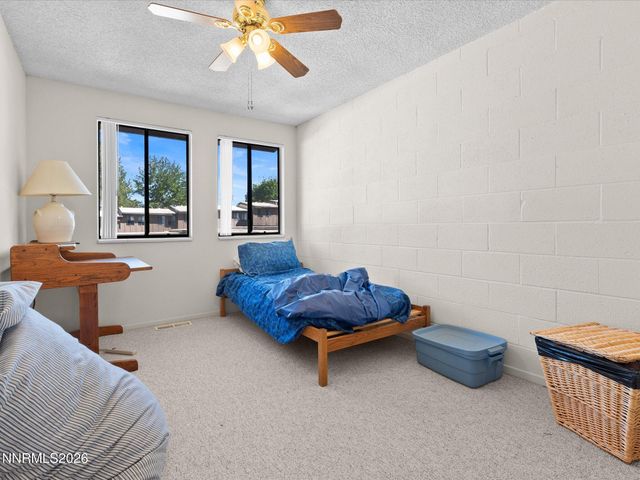 121 Lake Glen Drive, Carson City, NV 89703