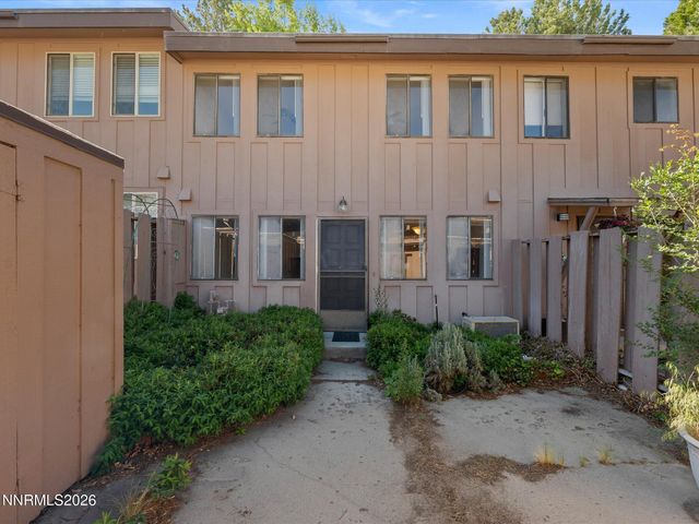 121 Lake Glen Drive, Carson City, NV 89703