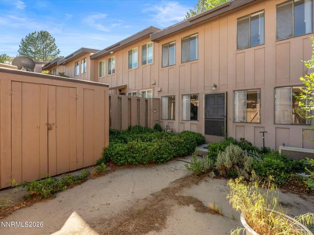 121 Lake Glen Drive, Carson City, NV 89703
