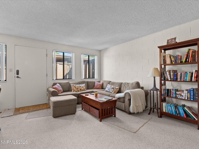 121 Lake Glen Drive, Carson City, NV 89703