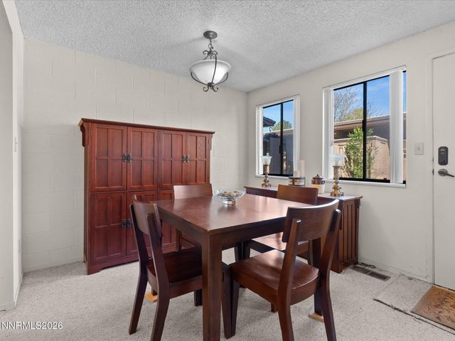 121 Lake Glen Drive, Carson City, NV 89703