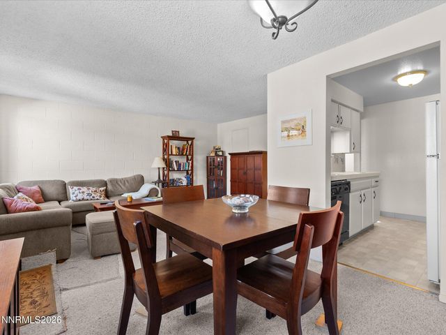121 Lake Glen Drive, Carson City, NV 89703