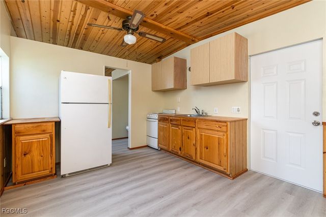 19621 N Tamiami TRL 5, North Fort Myers, FL 33903