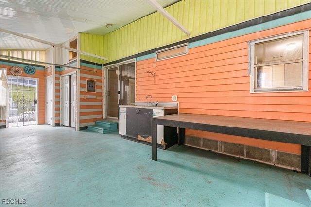 19621 N Tamiami TRL 5, North Fort Myers, FL 33903