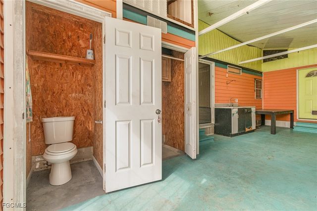 19621 N Tamiami TRL 5, North Fort Myers, FL 33903