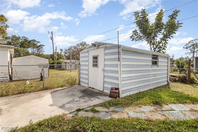 19621 N Tamiami TRL 5, North Fort Myers, FL 33903