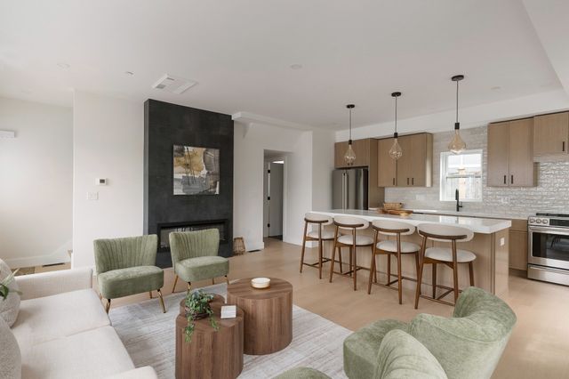 60 Franklin St 3, Somerville, MA 02145