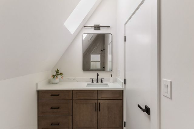60 Franklin St 3, Somerville, MA 02145